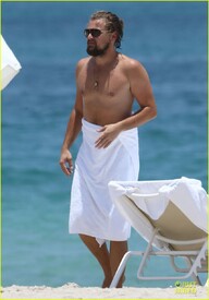 003_leonardo-dicaprio-goes-shirtless-for-oce.jpg