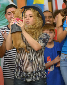 shakira0914BZNImage018.jpg