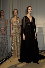 Valentino_Fall_2014_Backstage_nZLXZ9Czuvxx.jpg