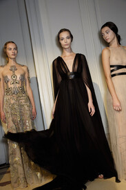 Valentino_Fall_2014_Backstage_TcwI_MwLchox.jpg