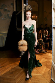 Alexis_Mabille_Fall_2014_Backstage_gUD-7UzTfpSx.jpg