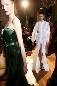 Alexis_Mabille_Fall_2014_Backstage_u8jFthjCOgBx.jpg