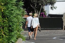 leonardo-dicaprio-kelly-rohrbach-nestandard1.jpg