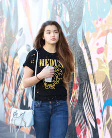 Paris-Berelc-in-Jeans--07.jpg