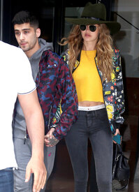 Gigi-Hadid-Zayn-Malik-Holding-Hands-NYC-July-2016.jpg