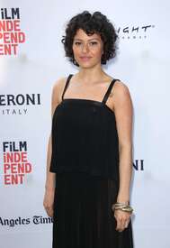 Alia-Shawkat--Paint-It-Black-Premiere-at-2016-Los-Angeles-Film-Festival--07.jpg