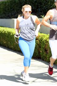alli-simpson-in-leggings-goes-for-a-morning-run-around-beverly-hills-february-2016-2.jpg