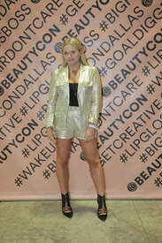 Alli-Simpson--2nd-Annual-Beautycon-Festival--01.jpg