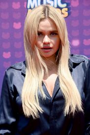 alli-simpson-2016-radio-disney-music-awards-at-microsoft-theater-in-hollywood-3.jpg