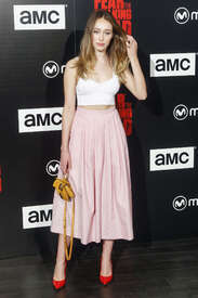 Alycia-Debnam-Carey--Fear-the-Walking-Dead-Fan-Event--09.jpg