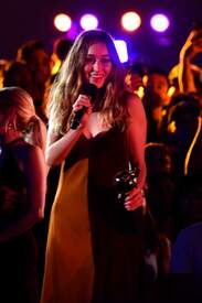 Alycia_Debnam-Carey___MTV_Fandom_Awards_in_San_Diego_July_21-2016_29.jpg