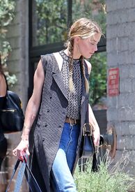 amber-heard-out-and-about-in-los-angeles-07-12-2016_1.jpg