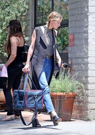 amber-heard-out-and-about-in-los-angeles-07-12-2016_19.jpg