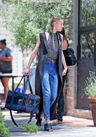 amber-heard-out-and-about-in-los-angeles-07-12-2016_9.jpg