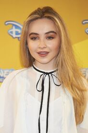 sabrina-carpenter-at-adventures-in-babysitting-photocall-in-madrid-07-06-2016_1.jpg