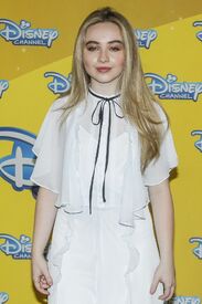 sabrina-carpenter-at-adventures-in-babysitting-photocall-in-madrid-07-06-2016_6.jpg