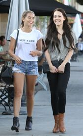 kelli-berglund-and-paris-berelc-out-shopping-in-los-angeles-09-03-2015_11.jpg