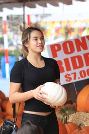 paris-berelc-at-a-pumpkin-patch-in-los-angeles-10-16-2015_1.jpg