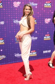 paris-berelc-at-2016-radio-disney-music-awards-in-los-angeles-04-30-2016_33.jpg