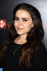 Mae Whitman 40th Anniversary Gracies Awards CD0Rc9kTHyxx.jpg