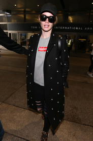 iggy-azalea-arrived-from-a-short-trip-to-australia-this-morning-at-lax-airport-july-7-2016-x12-9.jpg
