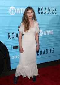 imogen-poots-at-roadies-premiere-in-los-angeles-06-06-2016_12.jpg