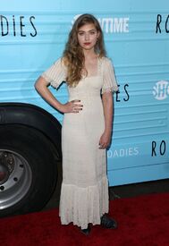 imogen-poots-at-roadies-premiere-in-los-angeles-06-06-2016_13.jpg