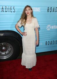 imogen-poots-at-roadies-premiere-in-los-angeles-06-06-2016_9.jpg