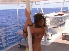Alena Seredova - Making of Calendar (Max 2005).avi.0006.jpg