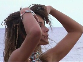 Alena Seredova - Making of Calendar (Max 2005).avi.0015.jpg