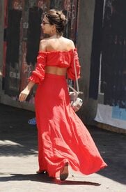 Emily-Ratajkowski-in-Red-Dress--07-662x1005.jpg