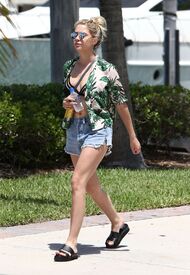 ashley-benson-out-and-about-in-miami-07-04-2016_5.jpg