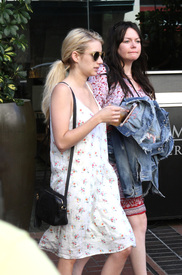 MCFan_for_Celeblounge&HQCelebCorner23-07-2016 07-45_02.jpg