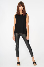 black-1-zoomc.jpg