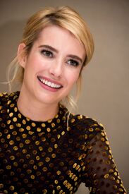 emmaroberts120716BZNimage6.jpg