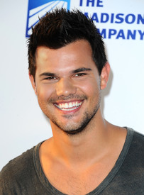 tlautner310716BZNimage1.jpg