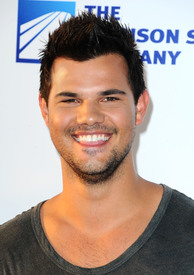 tlautner310716BZNimage2.jpg