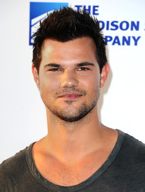 tlautner310716BZNimage4.jpg