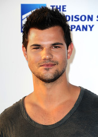 tlautner310716BZNimage5.jpg