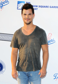 tlautner310716BZNimage7.jpg