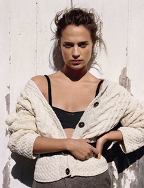 AliciaVikander.7.jpg