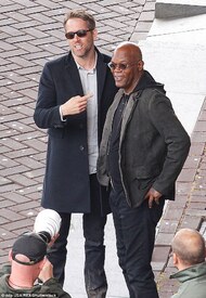 3634C45600000578-3687254-Ryan_Reynolds_and_Samuel_L_Jackson_were_mobbed_by_a_gang_of_nuns-a-70_14683.jpg
