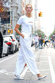 Karlie-Kloss-out-in-NYC--03.jpg