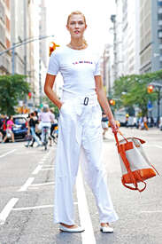 Karlie-Kloss-out-in-NYC--05.jpg