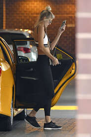 Devon-Windsor-in-Tights--09.jpg