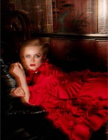 Vogue_Paris_-_Aout_2016_000146.jpg