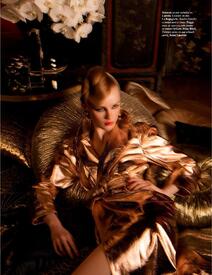 Vogue_Paris_-_Aout_2016_000161.jpg