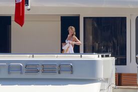 Toni-Garrn-in-Bikini-2016--16.jpg