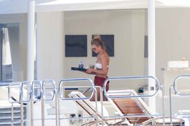 Toni-Garrn-in-Bikini-2016--27.jpg
