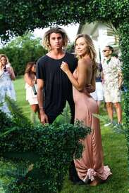 Alexis-Ren--4th-of-July-Pool-Party-Cookout--08.jpg